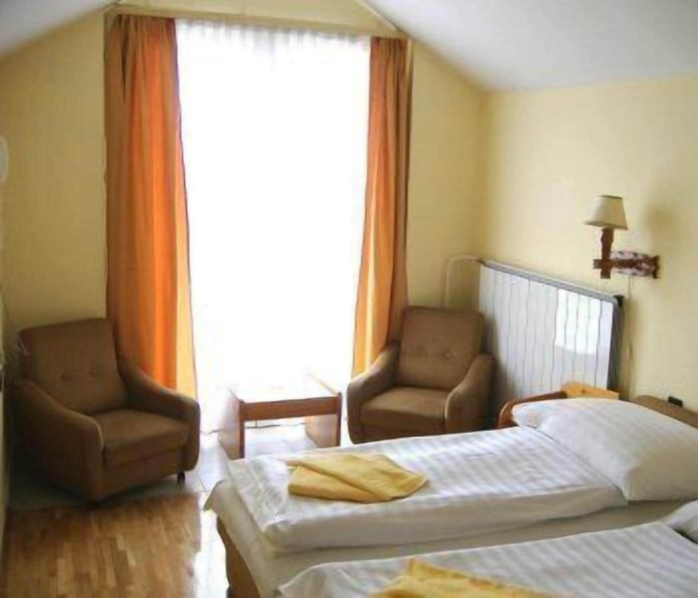 Hotel Bara Junior Будапеща Екстериор снимка