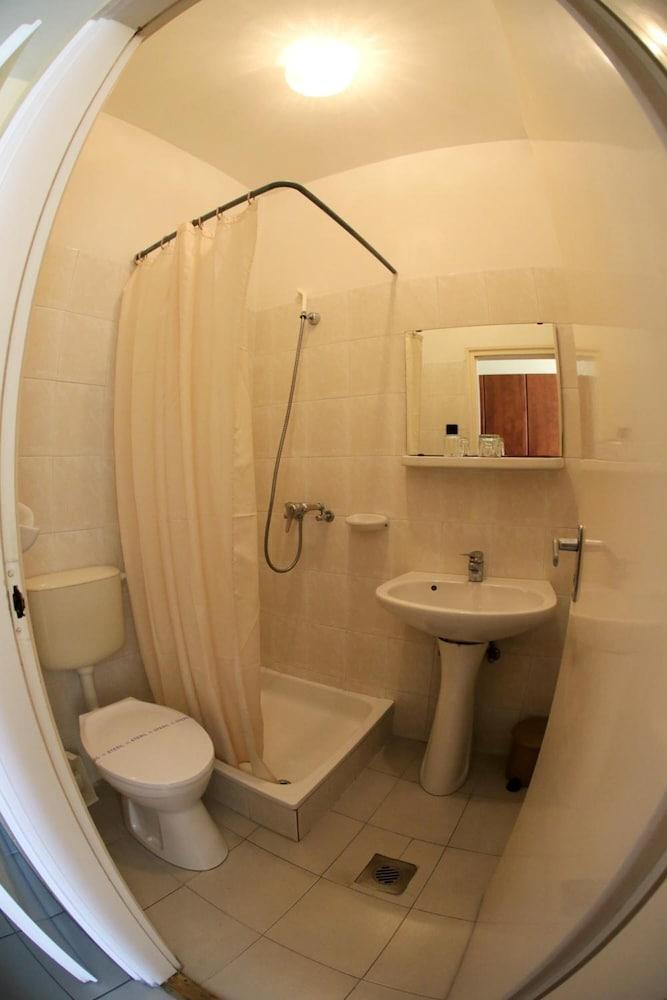 Hotel Bara Junior Будапеща Екстериор снимка