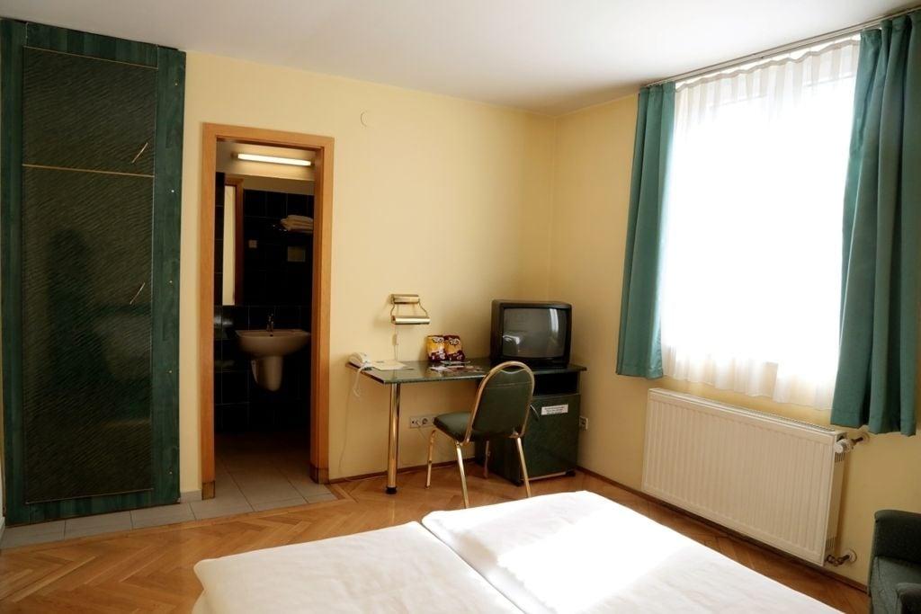 Hotel Bara Junior Будапеща Екстериор снимка