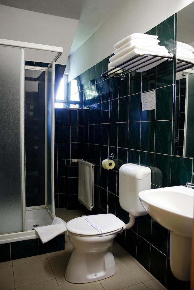 Hotel Bara Junior Будапеща Екстериор снимка