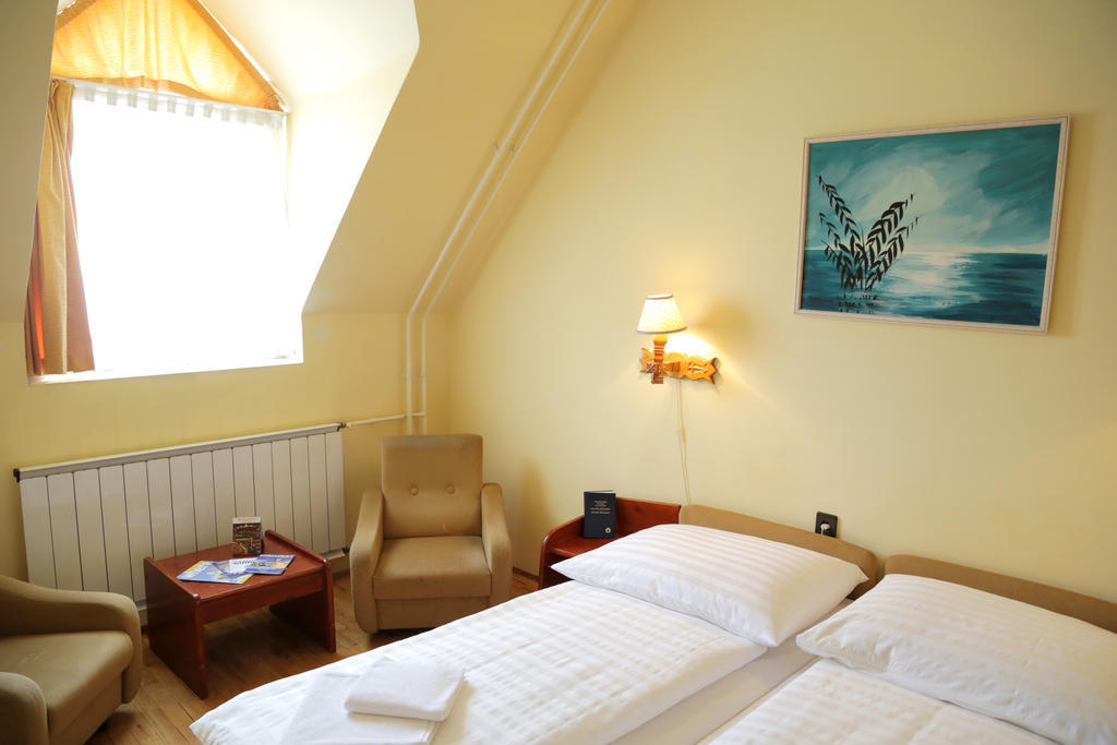 Hotel Bara Junior Будапеща Екстериор снимка
