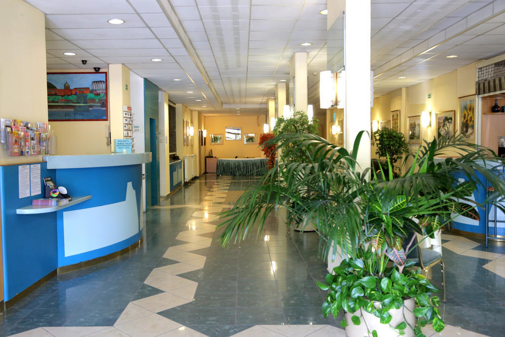 Hotel Bara Junior Будапеща Екстериор снимка