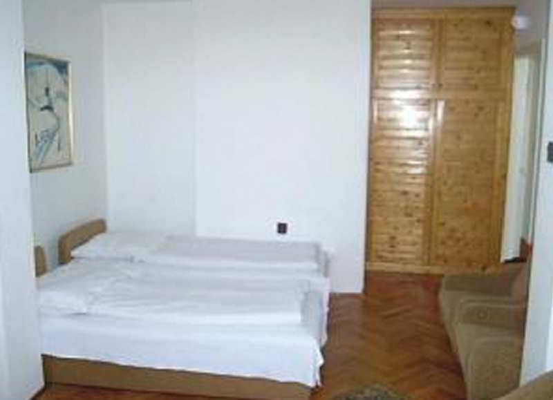 Hotel Bara Junior Будапеща Екстериор снимка