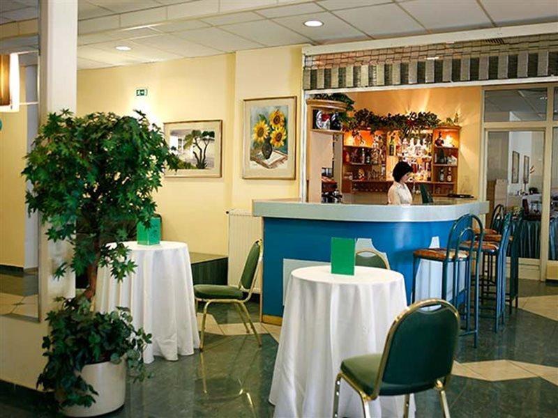 Hotel Bara Junior Будапеща Екстериор снимка