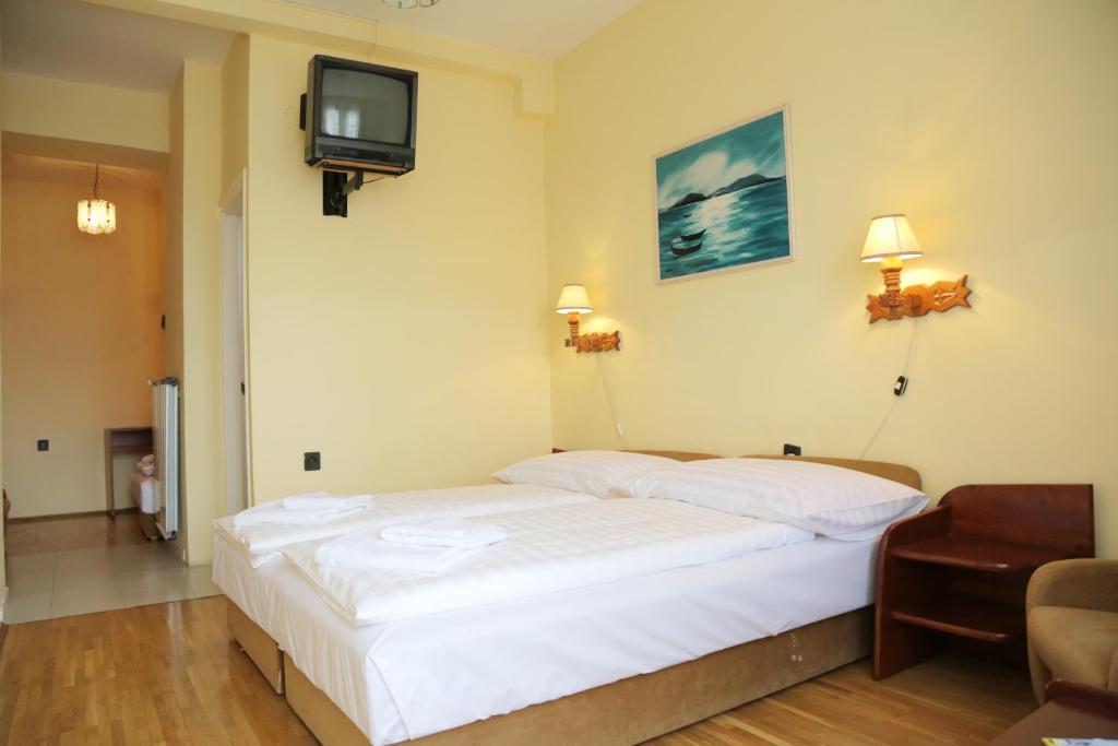 Hotel Bara Junior Будапеща Стая снимка